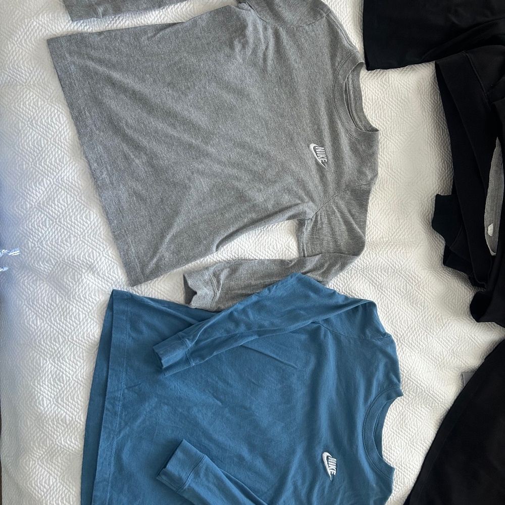 Nike Big Kids Cotton Long Sleeve T Shirts M